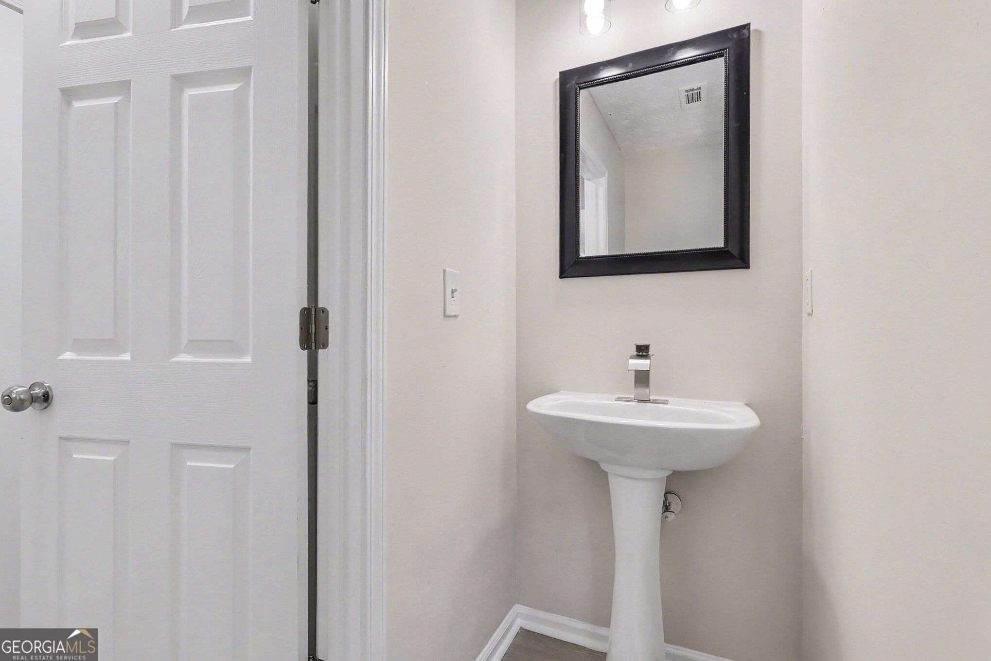 1128 Mitford Lane Property Photo 35