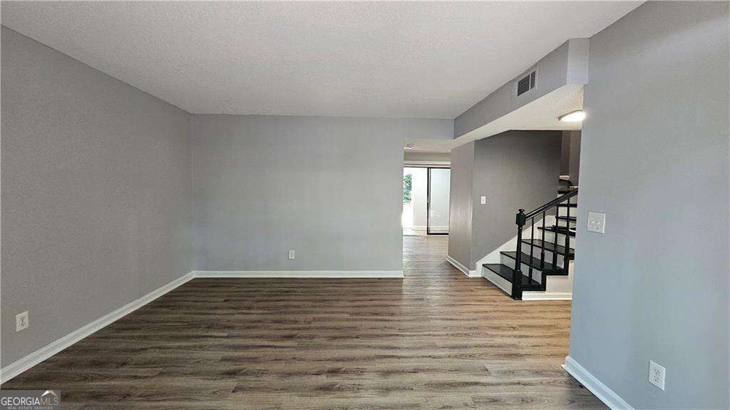 1403 Stone Mill Trace Property Photo 3