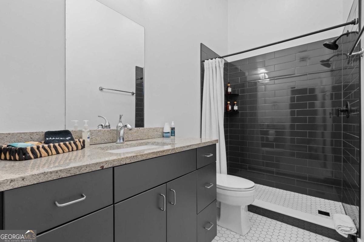 310 W Broughton Street # 2013 Property Photo 3