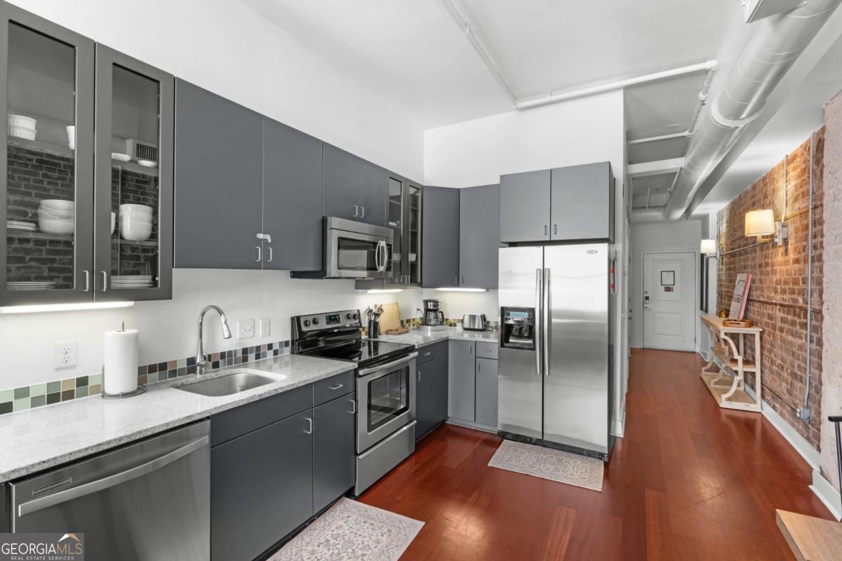 310 W Broughton Street # 2013 Property Photo 9