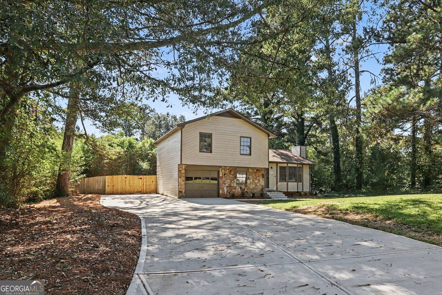 3232 Bromley Rowe Nw Property Photo 5