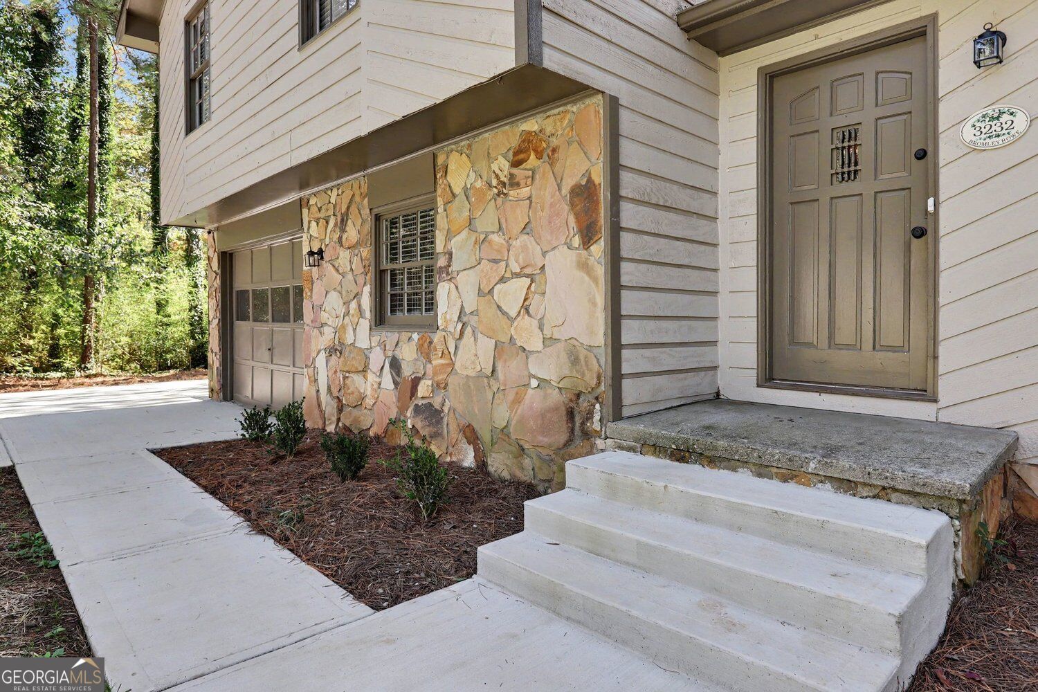 3232 Bromley Rowe Nw Property Photo 6