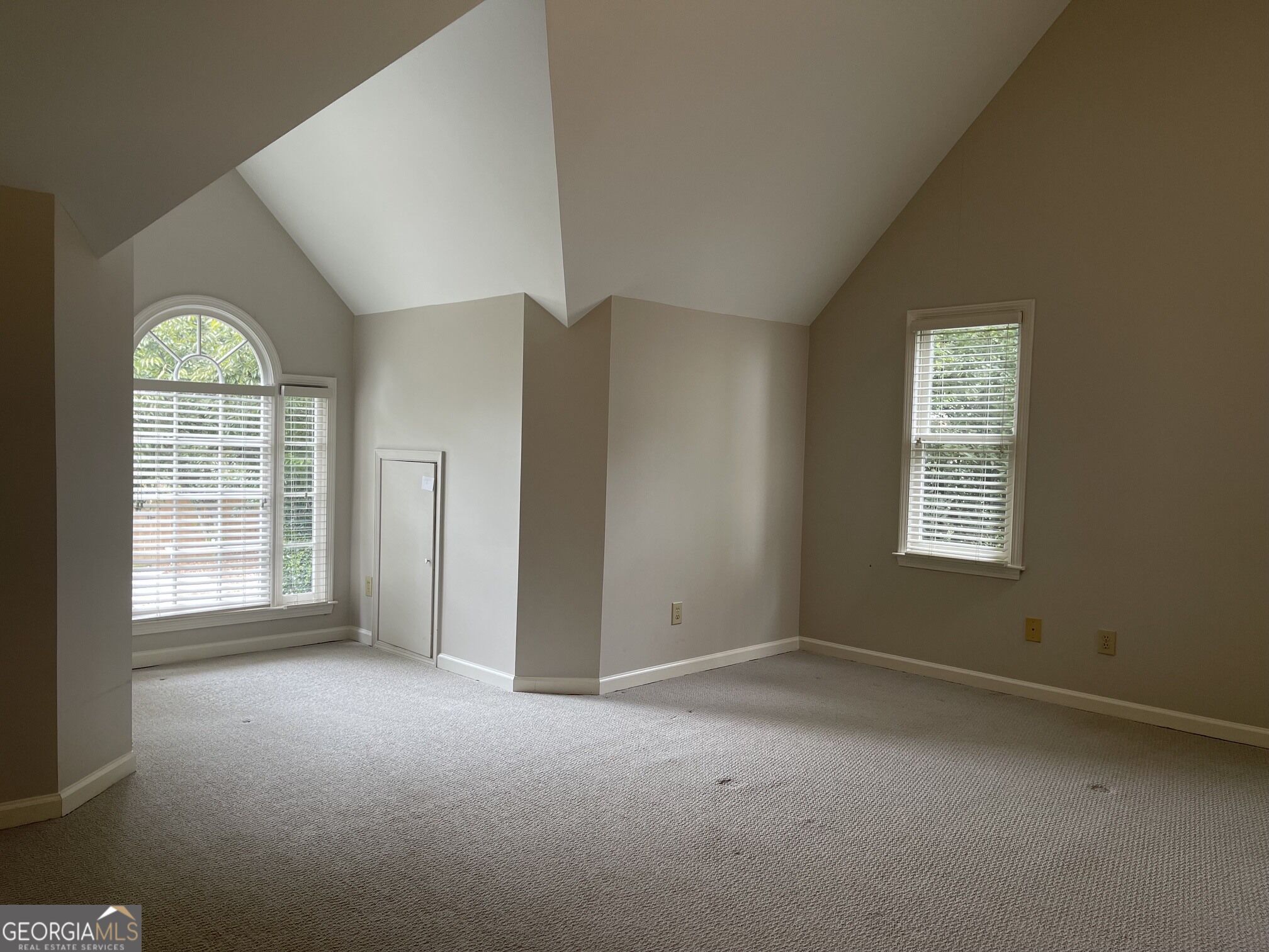 2917 Bankshill Row Property Photo 11