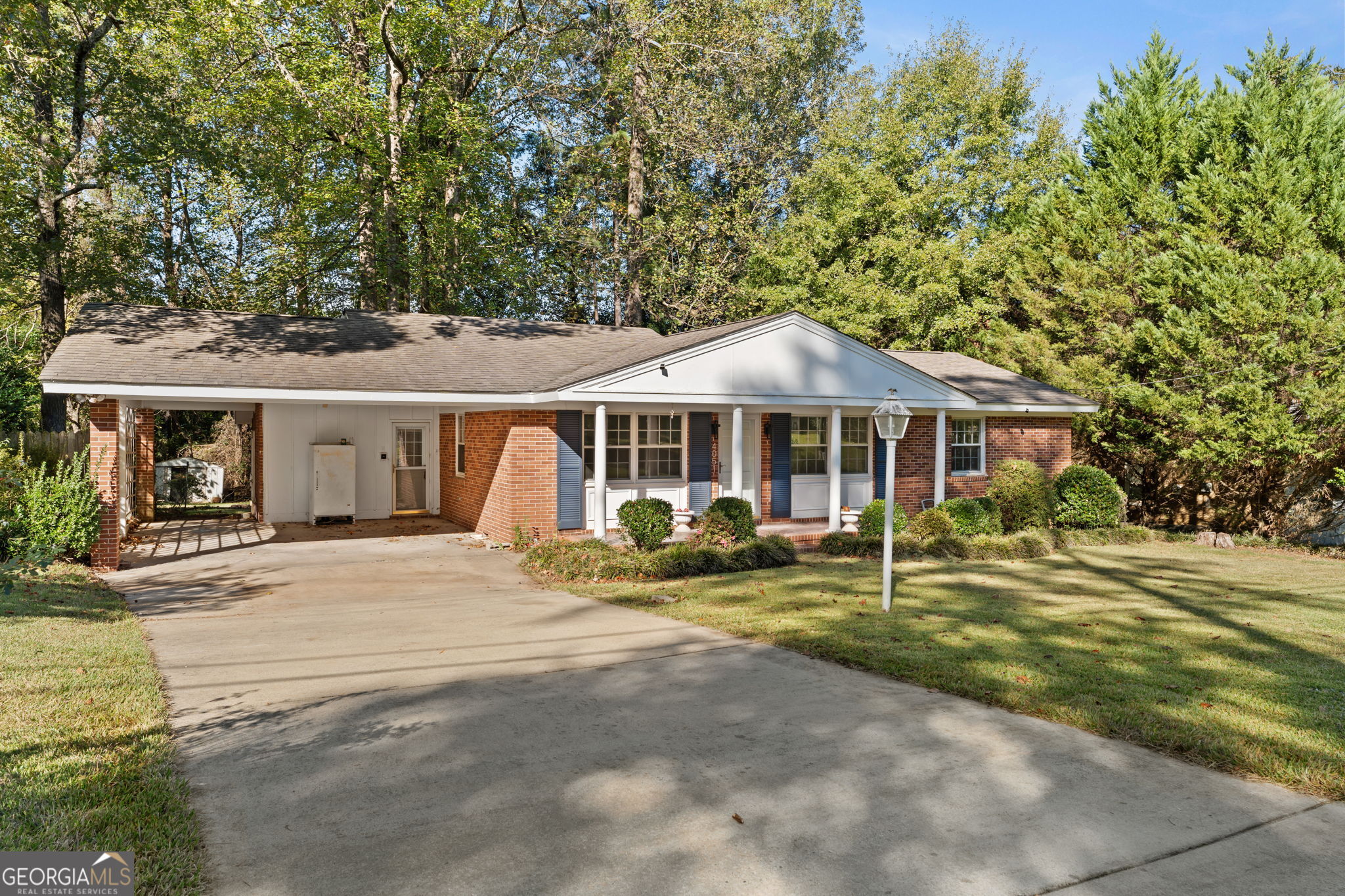 4051 Meadowbrook Drive Property Photo 3