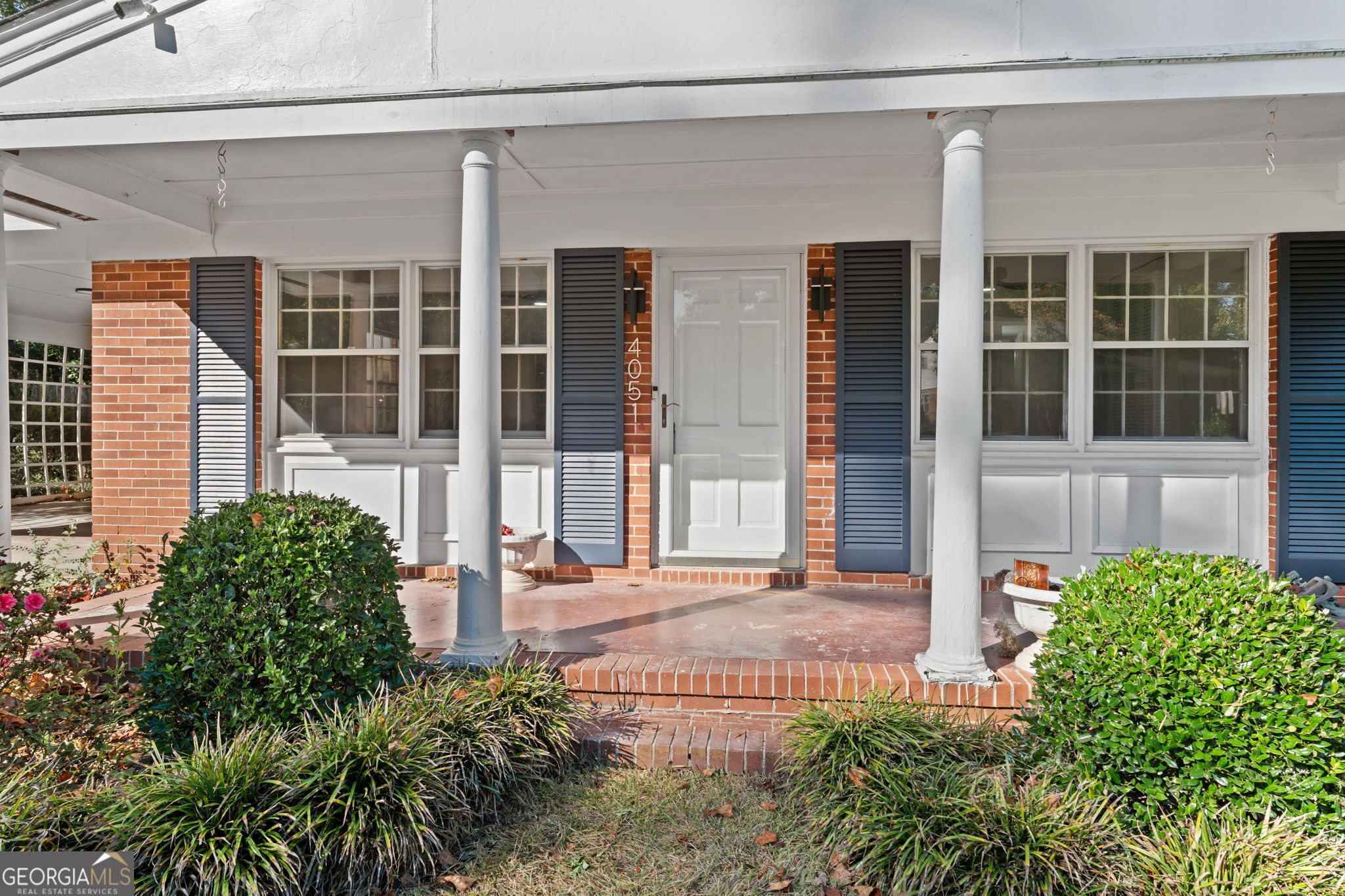 4051 Meadowbrook Drive Property Photo 4