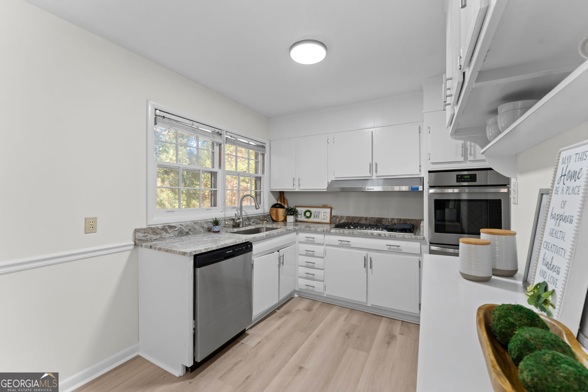 4051 Meadowbrook Drive Property Photo 14