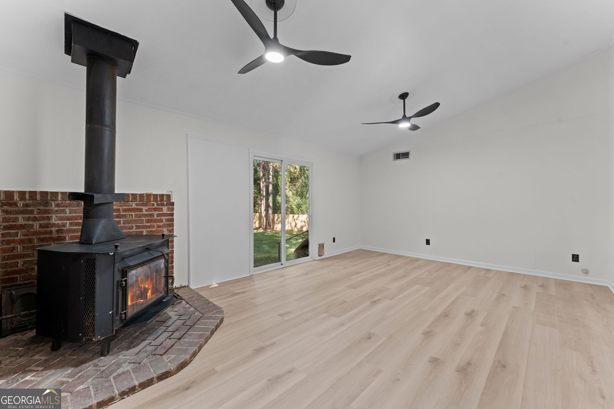 4051 Meadowbrook Drive Property Photo 19