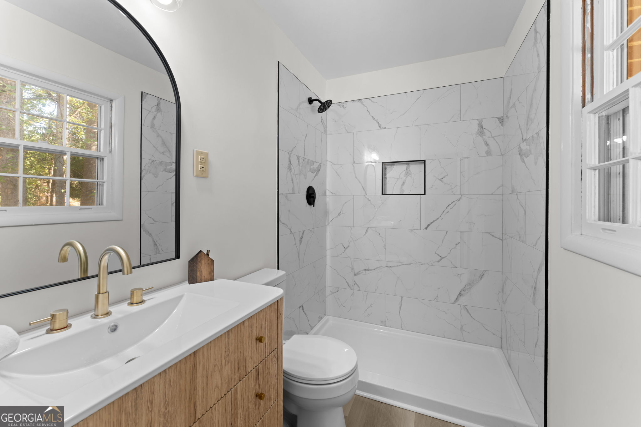 4051 Meadowbrook Drive Property Photo 25