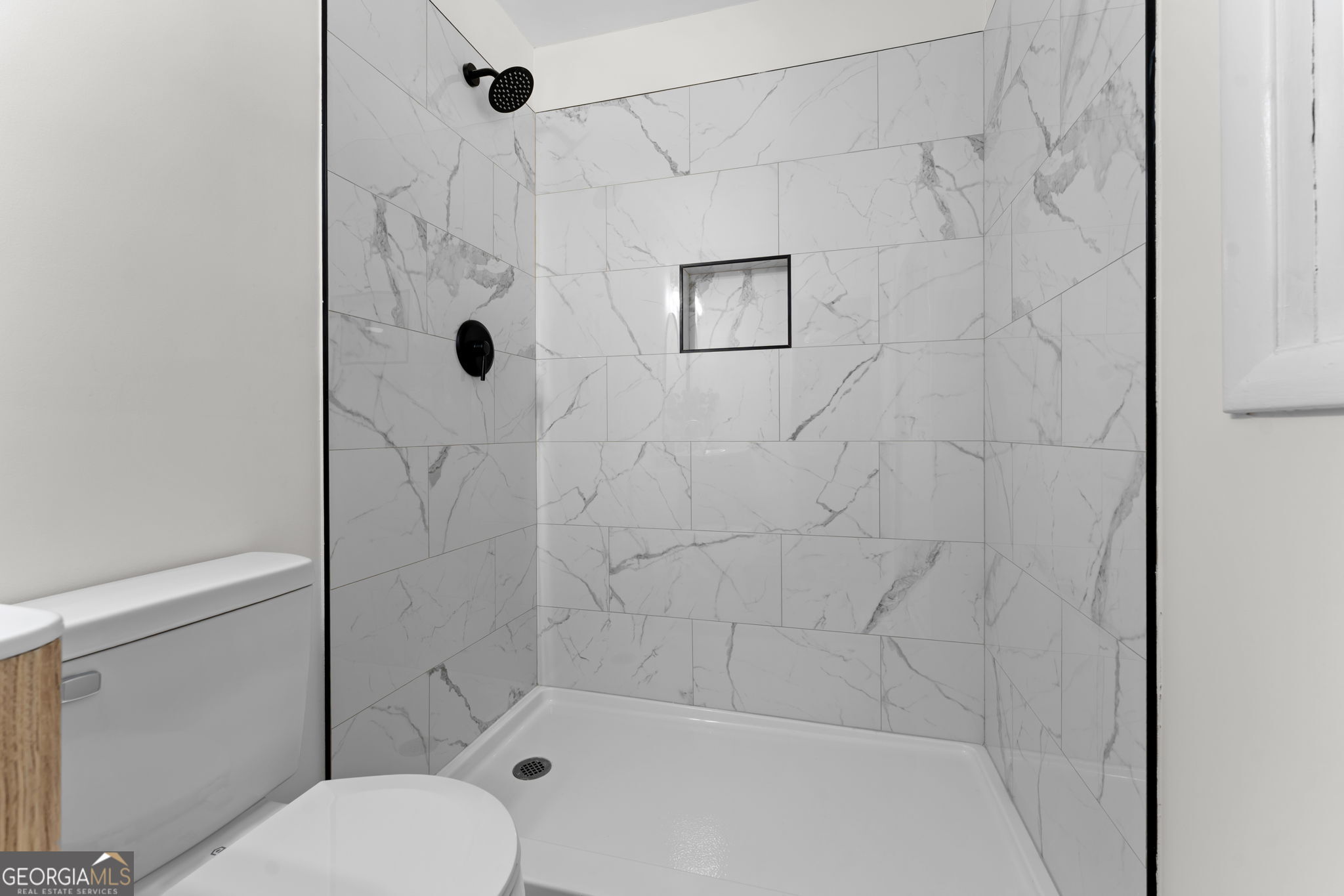 4051 Meadowbrook Drive Property Photo 26