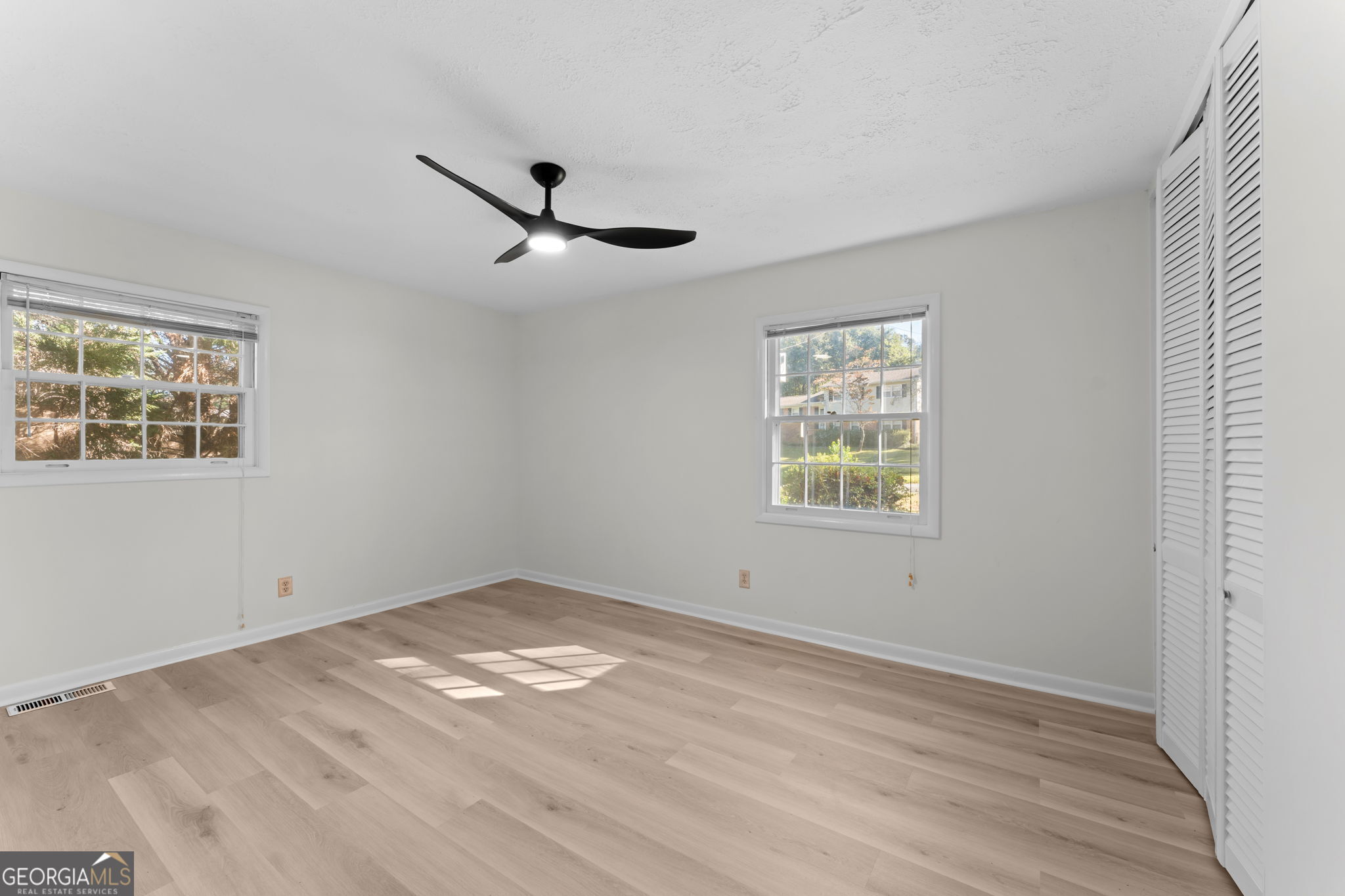 4051 Meadowbrook Drive Property Photo 27