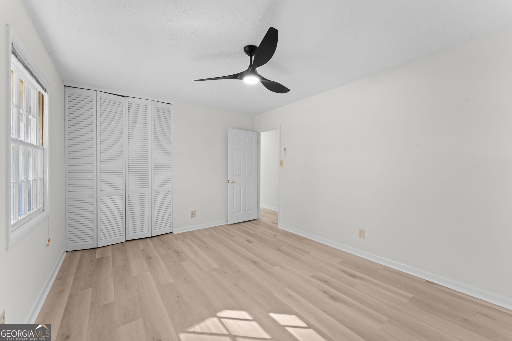 4051 Meadowbrook Drive Property Photo 28