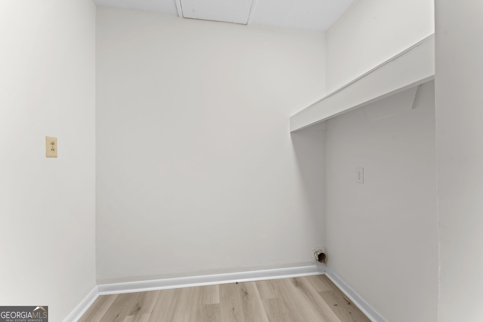 4051 Meadowbrook Drive Property Photo 32
