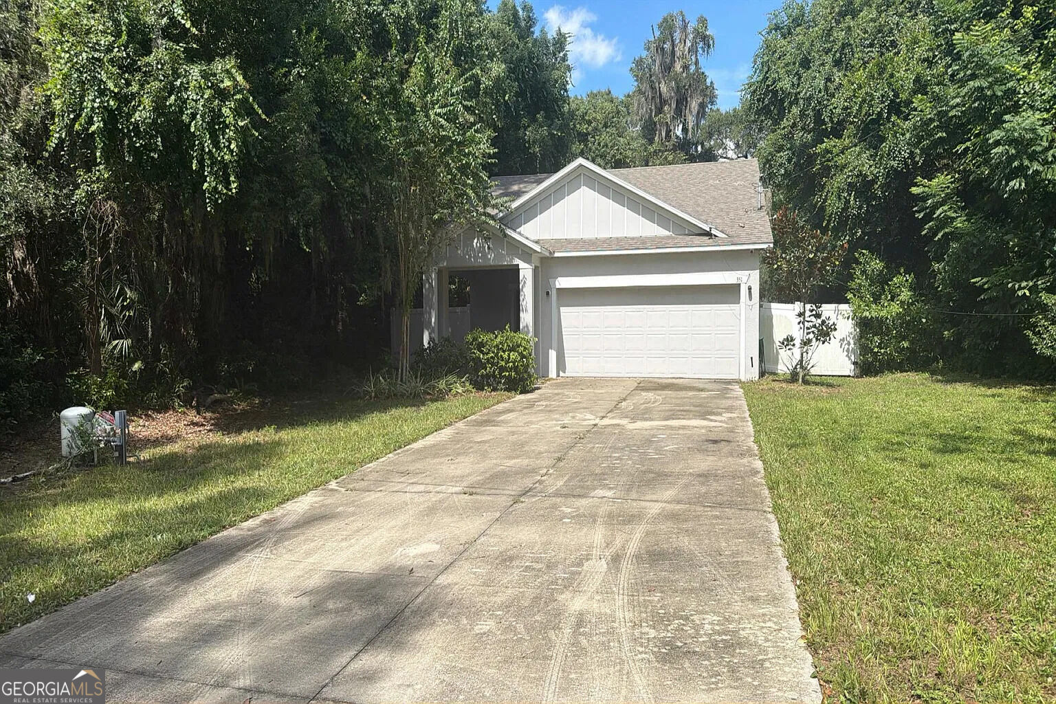 351 E Retta Street Property Photo 1