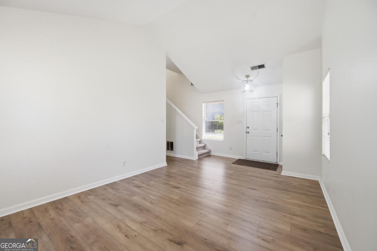 5599 Tunbridge Wells Road Property Photo 3