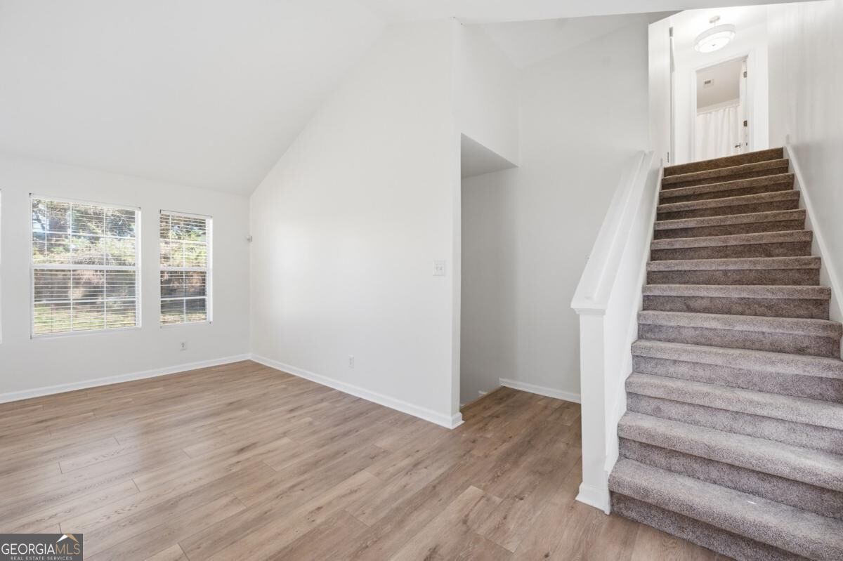5599 Tunbridge Wells Road Property Photo 5