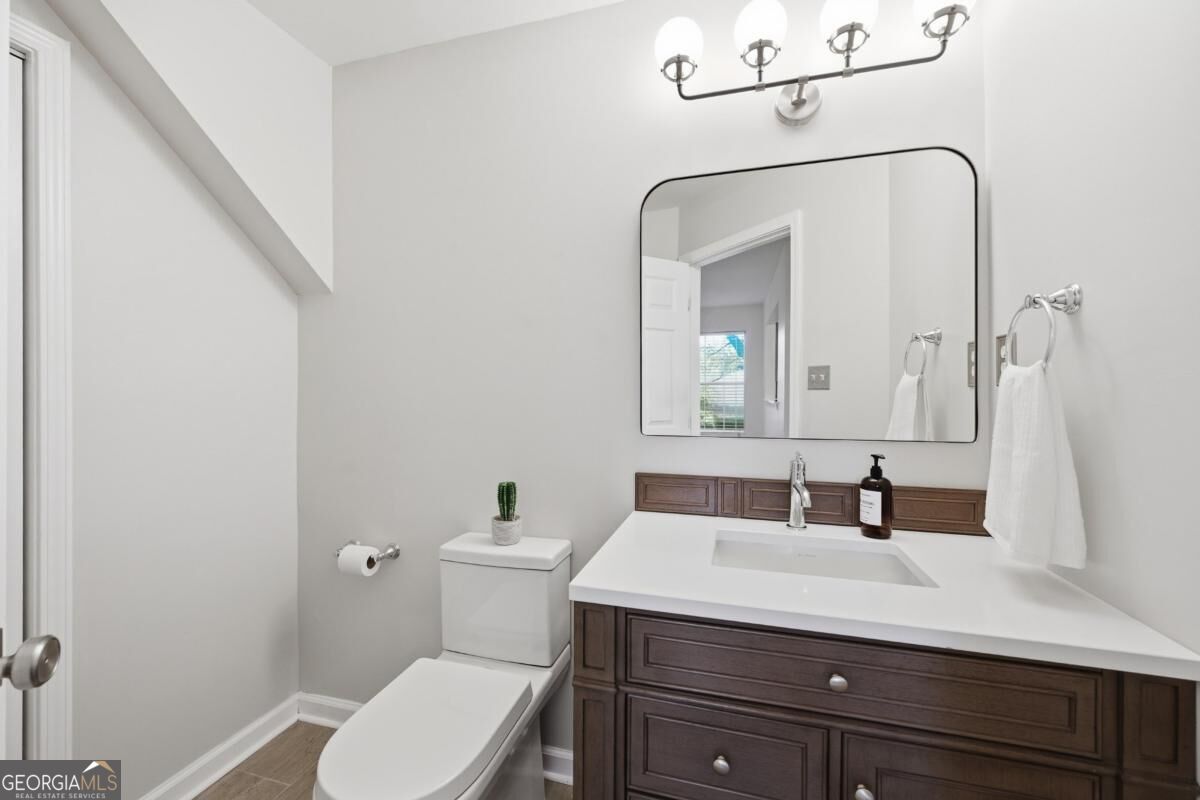 5599 Tunbridge Wells Road Property Photo 14