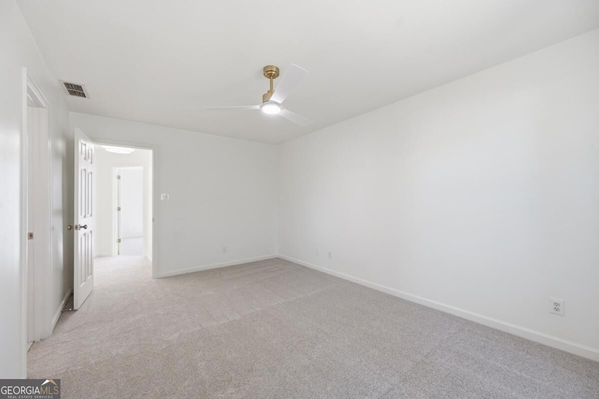 5599 Tunbridge Wells Road Property Photo 18