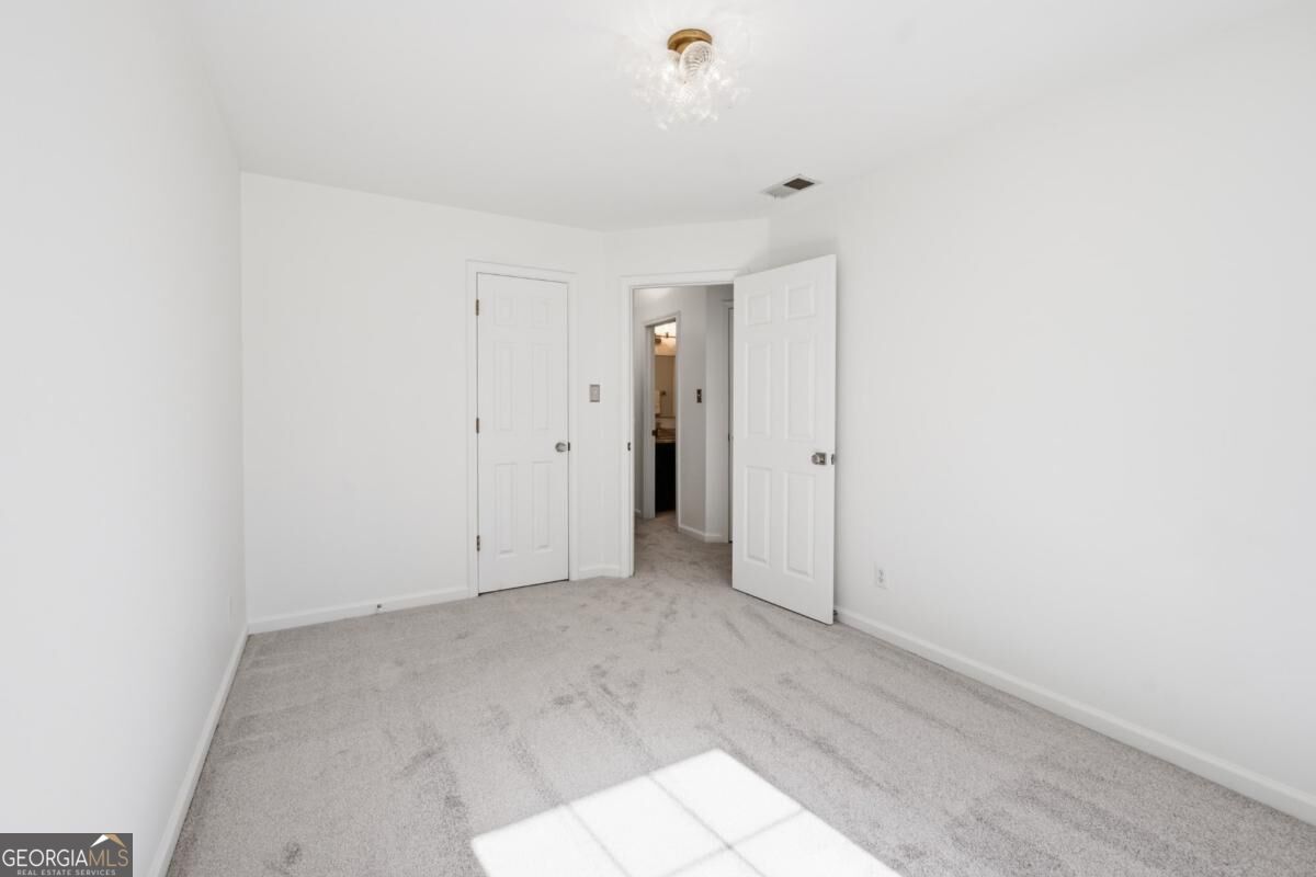 5599 Tunbridge Wells Road Property Photo 25