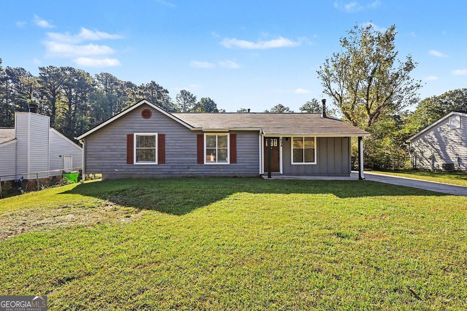 694 Waterview Drive Property Photo 1