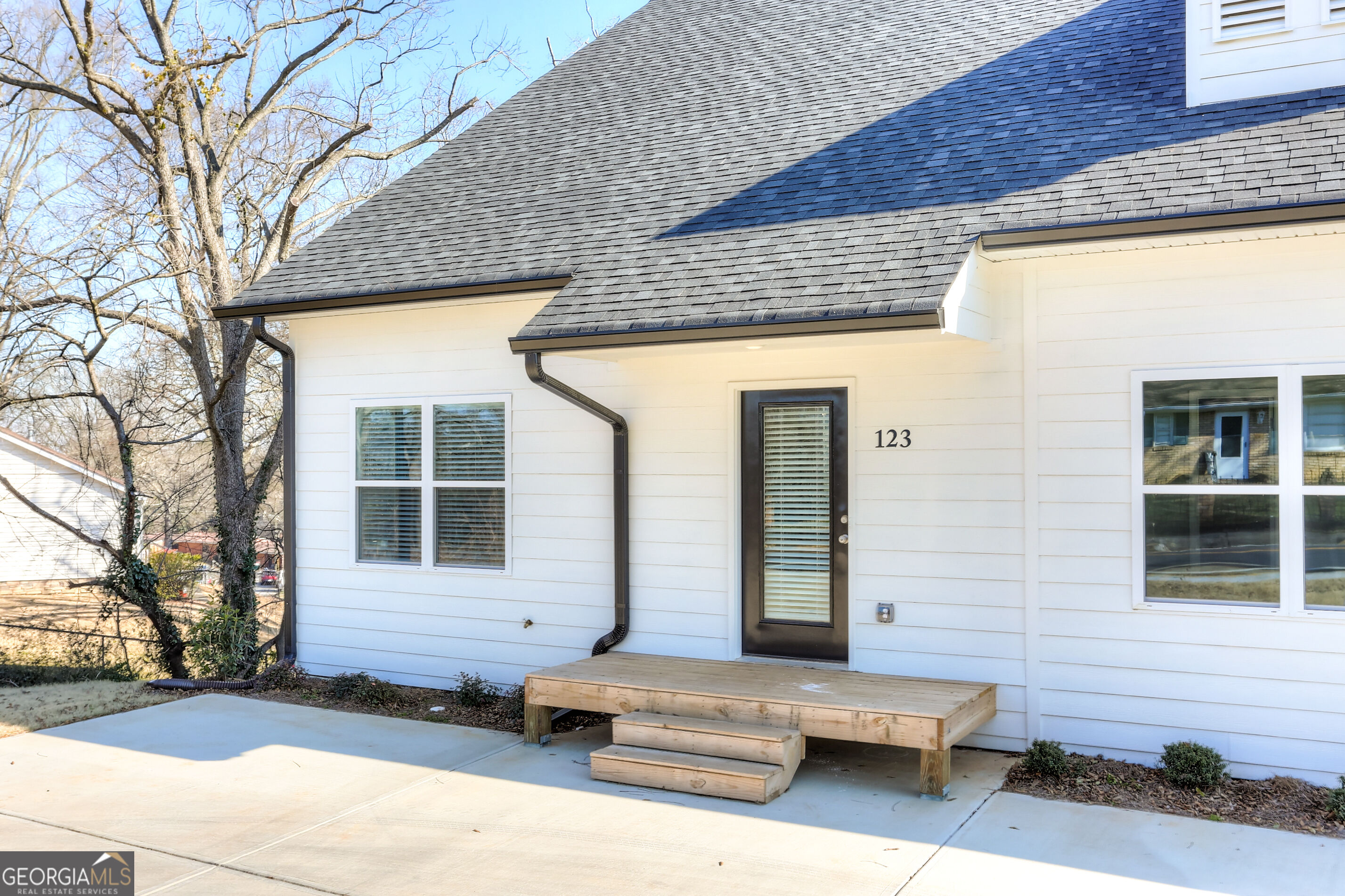 123 Jones Street Property Photo 1