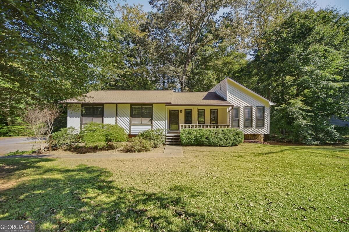 136 Farmington Drive Property Photo 1