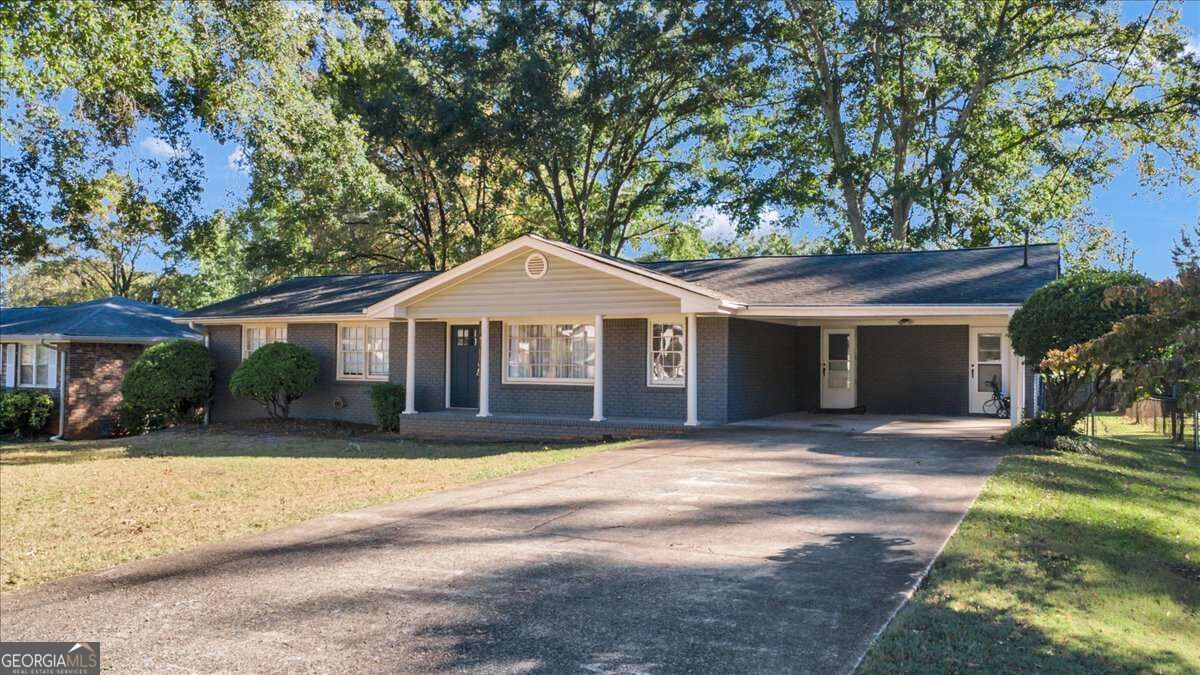 526 Pineview Drive Se Property Photo 1