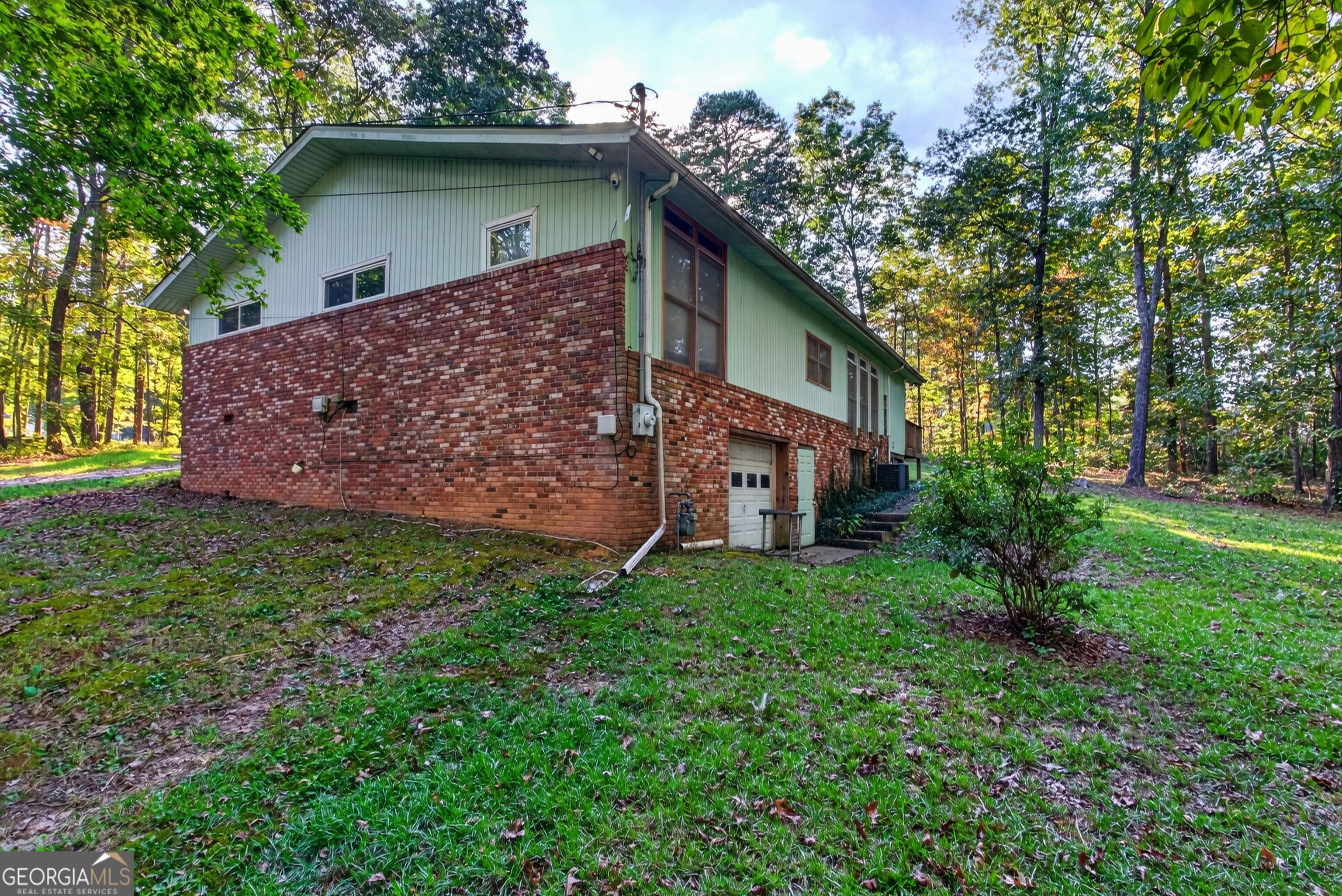 123 Lakeview Circle Property Photo 10