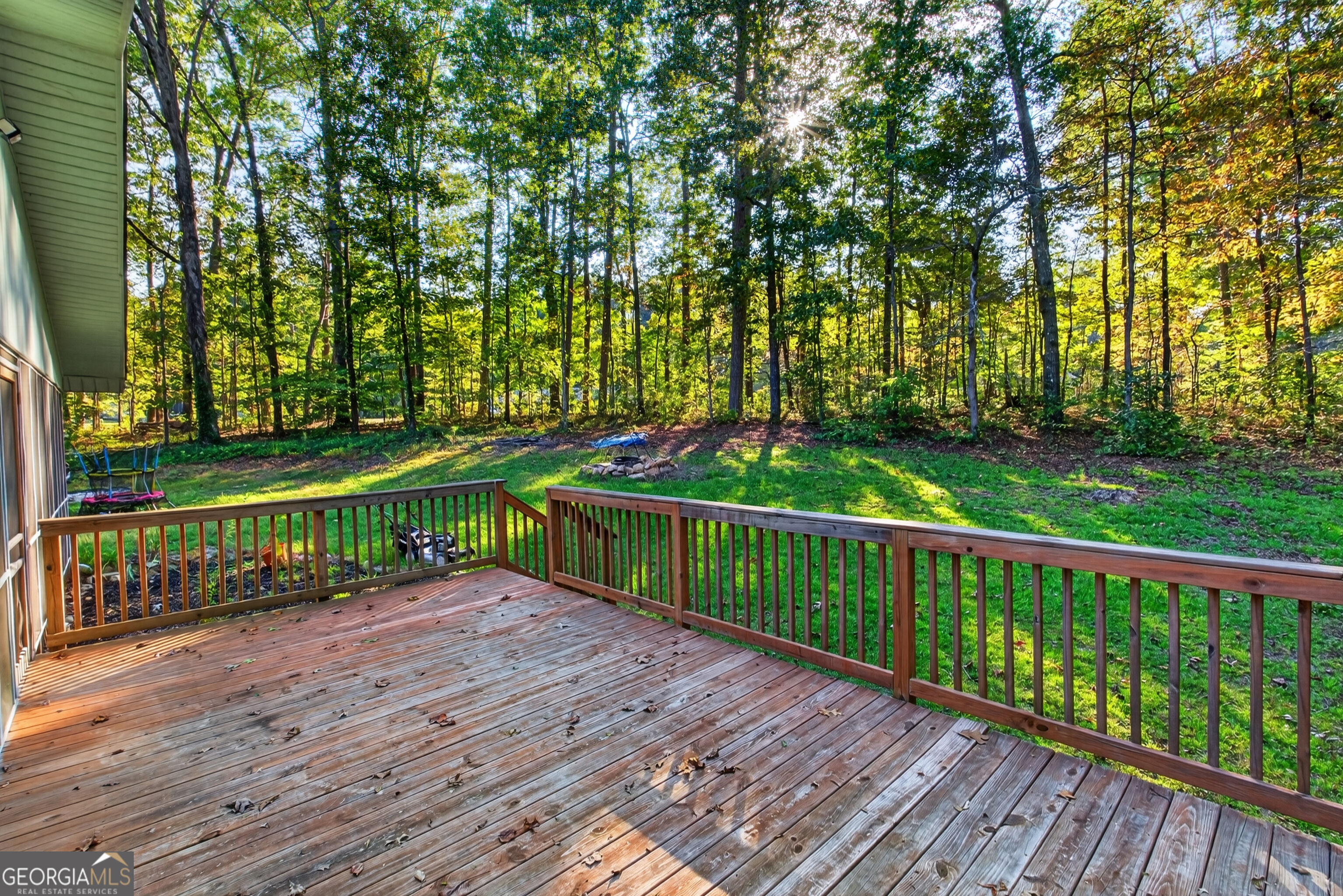 123 Lakeview Circle Property Photo 12