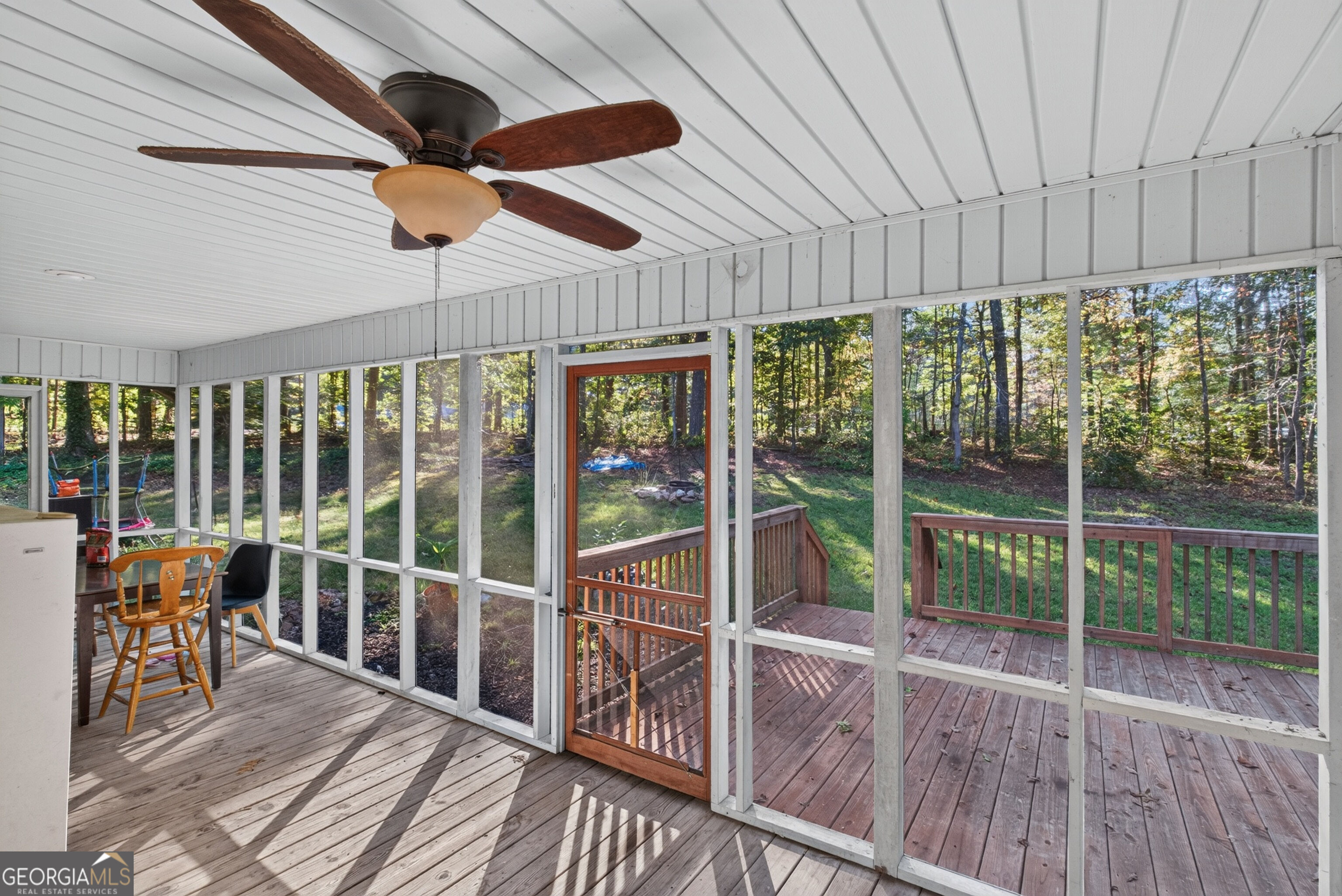 123 Lakeview Circle Property Photo 15