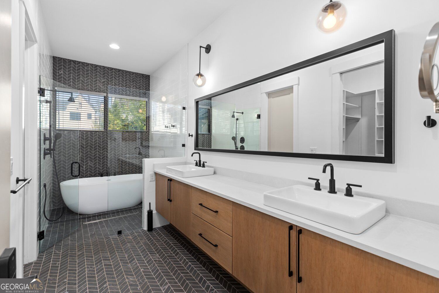 300 Mado Lane Property Photo 8