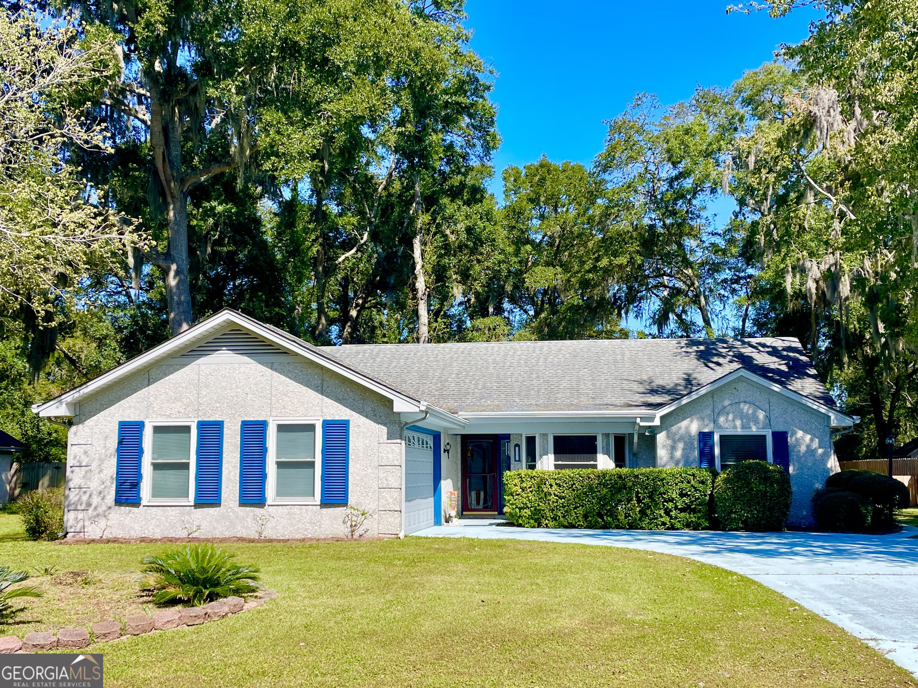 111 Plantation Ct Property Photo 1