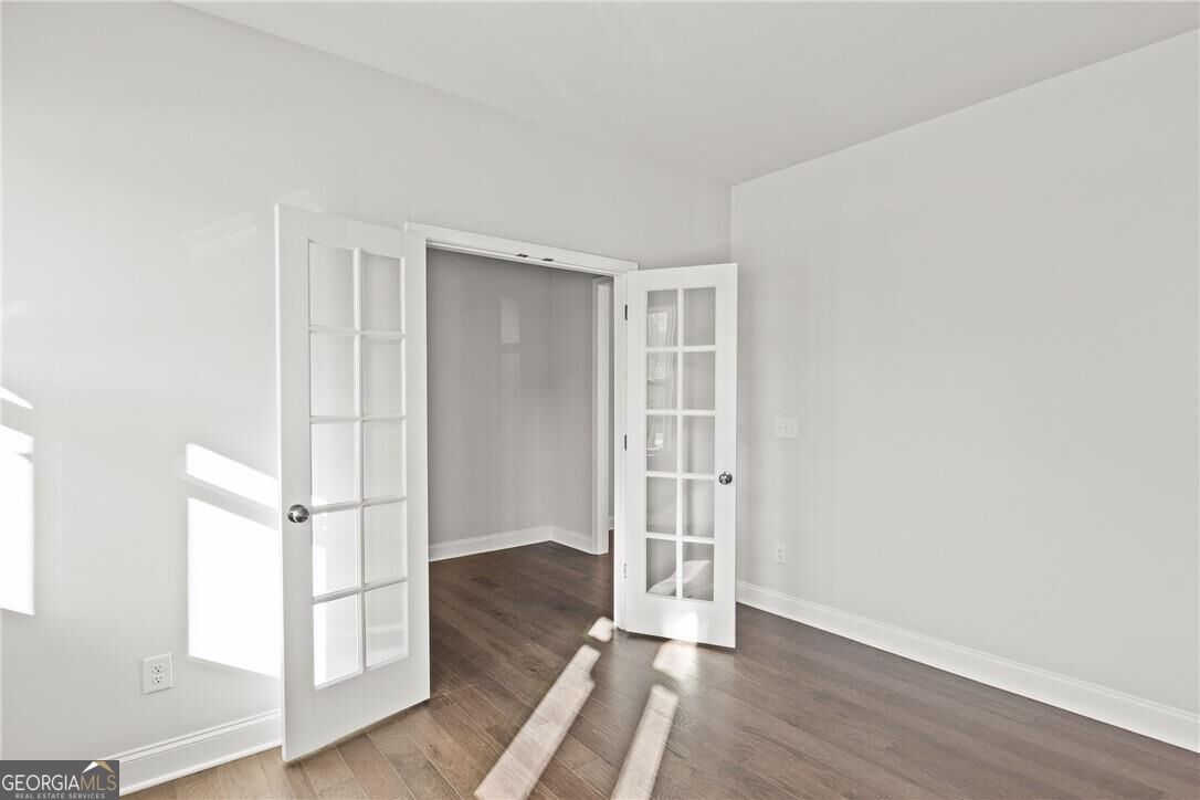 464 Dahlia Street Property Photo 2