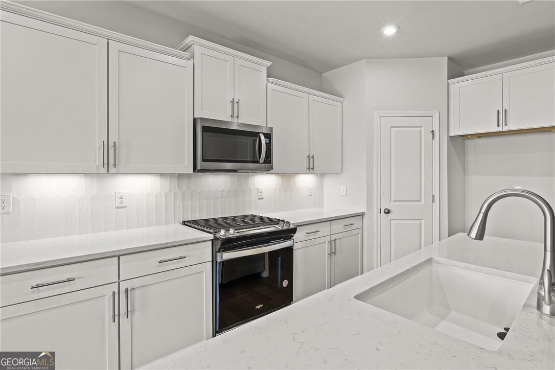 464 Dahlia Street Property Photo 4
