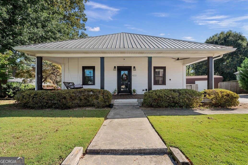 423 N White Street Property Photo 1