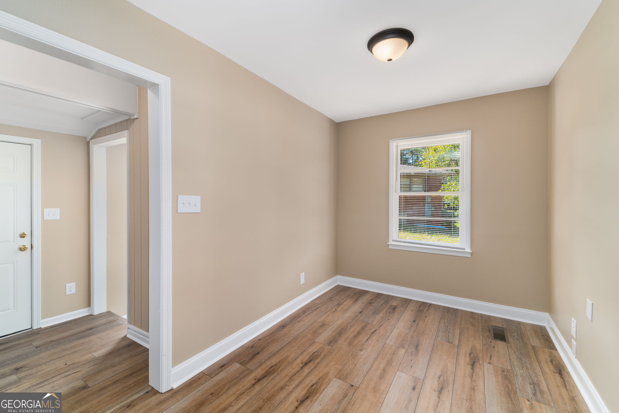 2609 Tredway Drive Property Photo 4