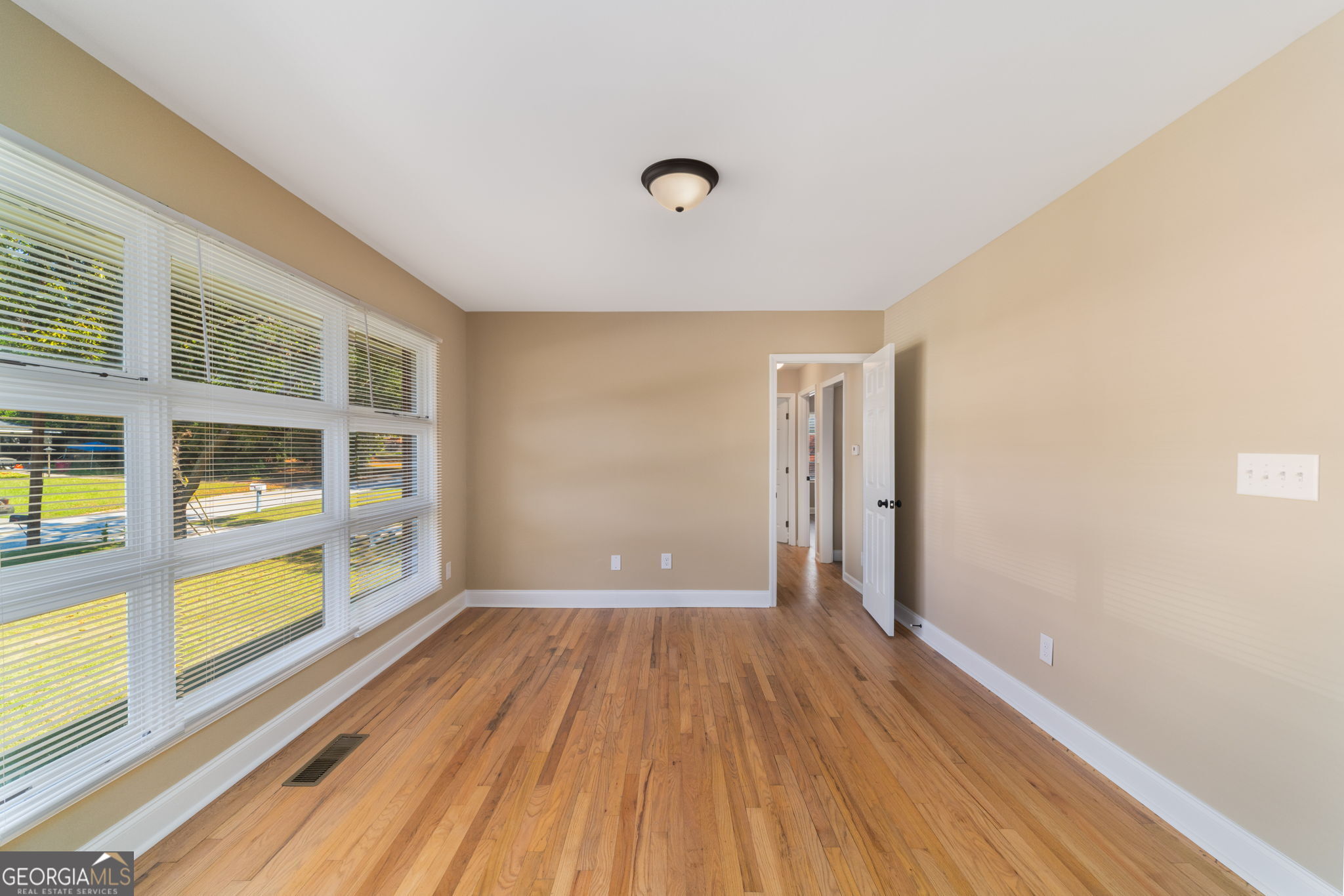 2609 Tredway Drive Property Photo 12