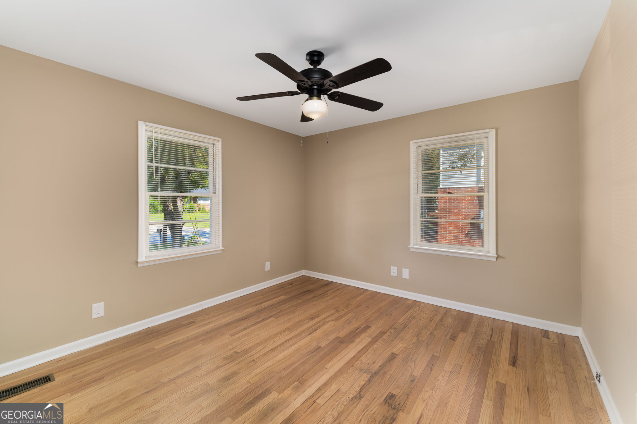2609 Tredway Drive Property Photo 14