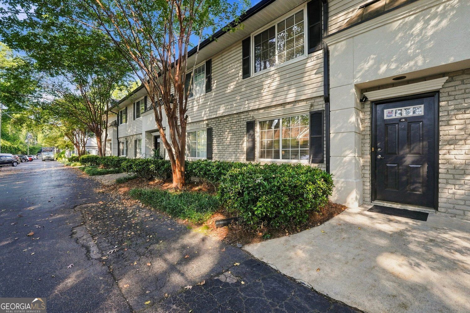 6940 Roswell Road NE # 4E Property Photo 1