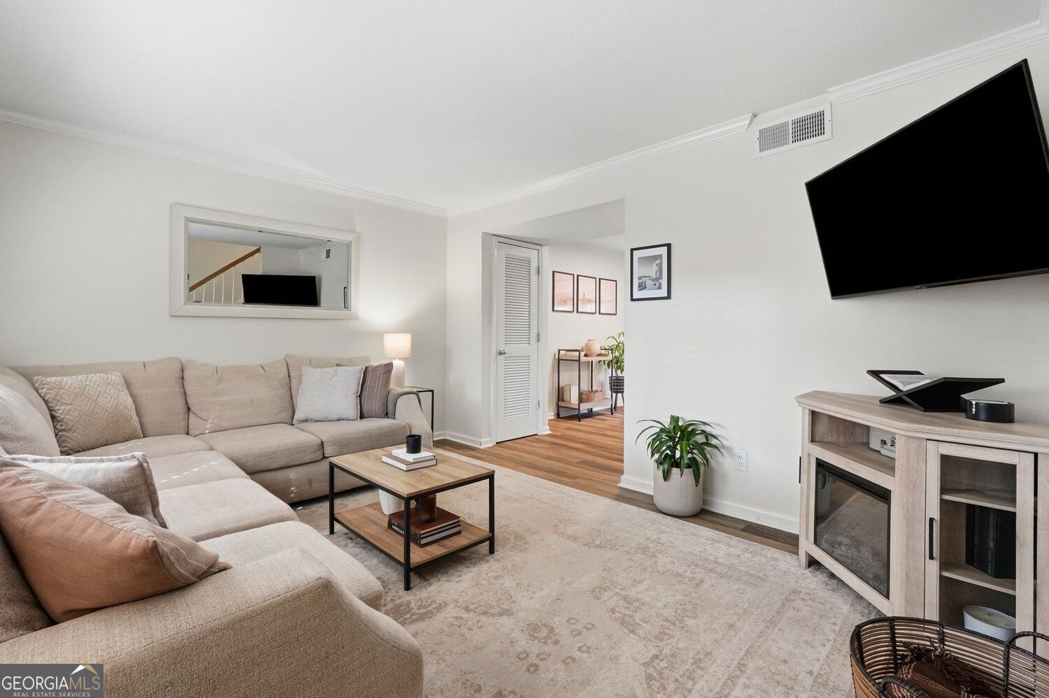 6940 Roswell Road Ne # 4e Property Photo 4