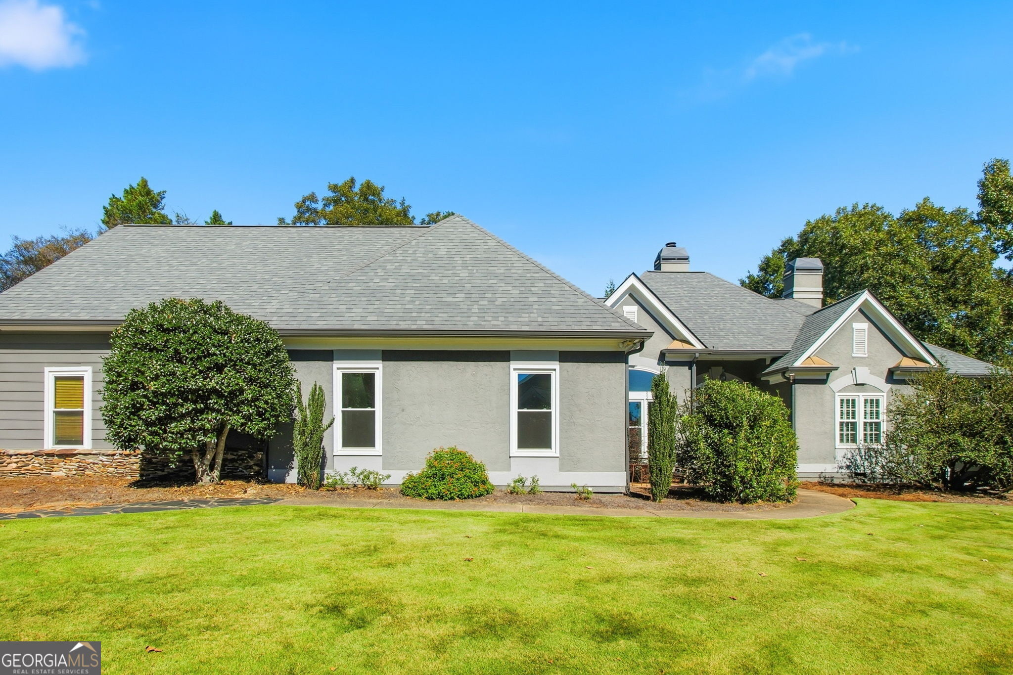 1516 Dunwoody Club Crossing Property Photo 1