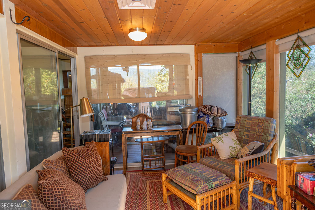 419 Ridge Cliff Property Photo 16