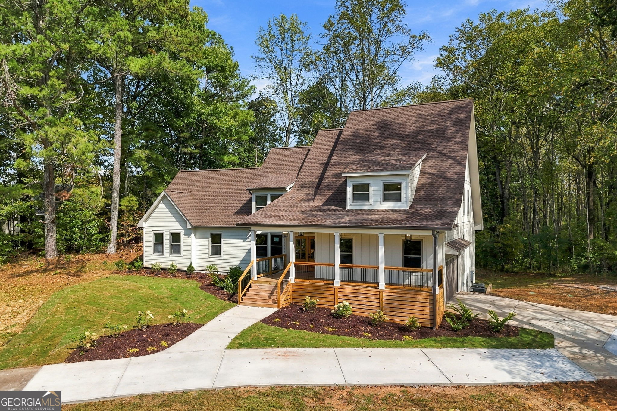2102 Thomas Road Property Photo 6
