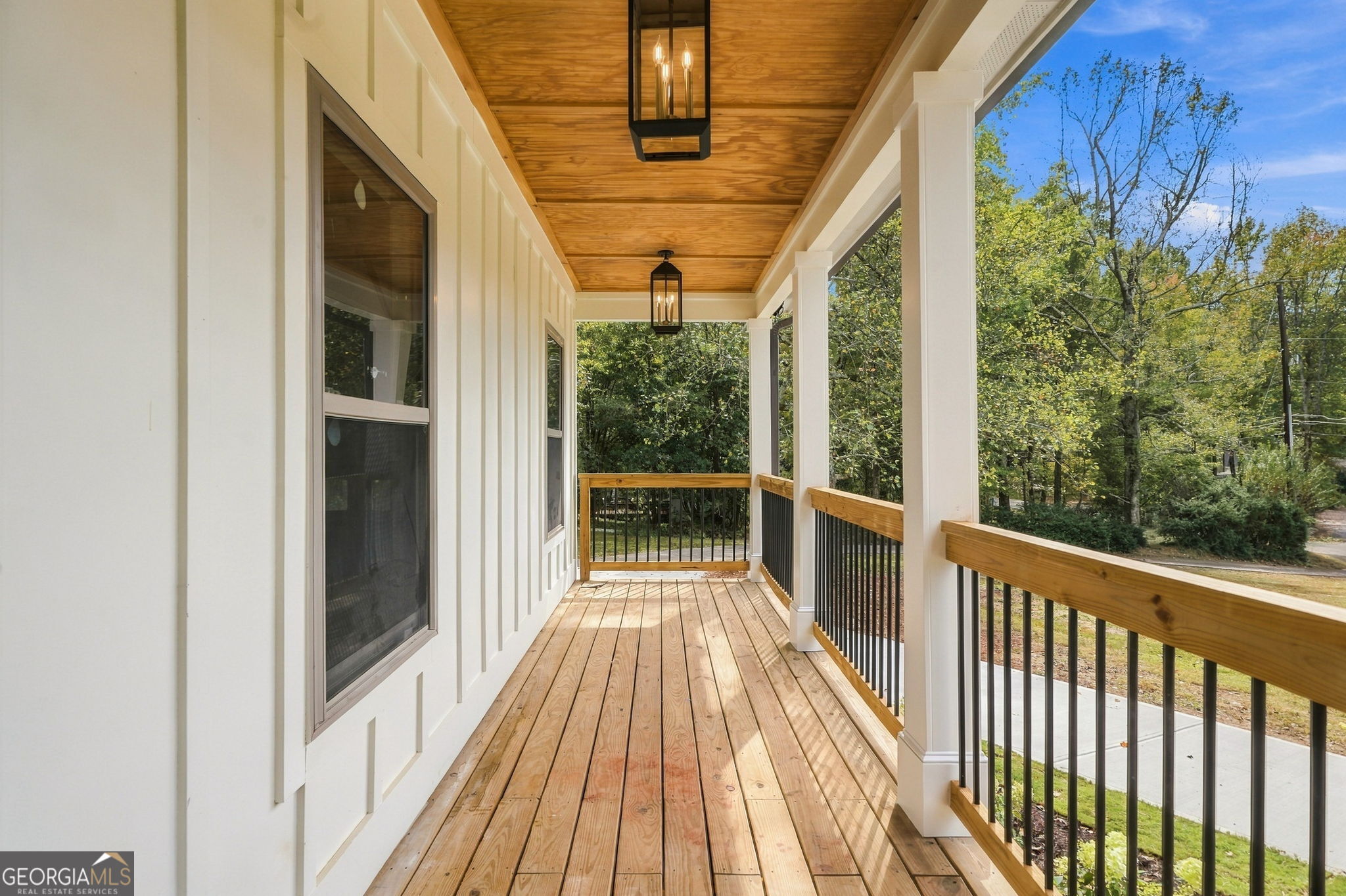 2102 Thomas Road Property Photo 8