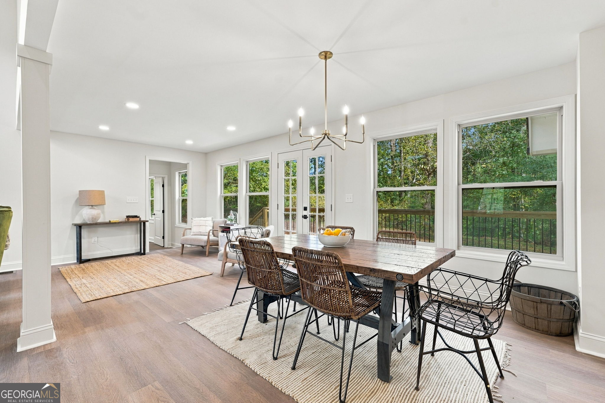 2102 Thomas Road Property Photo 16