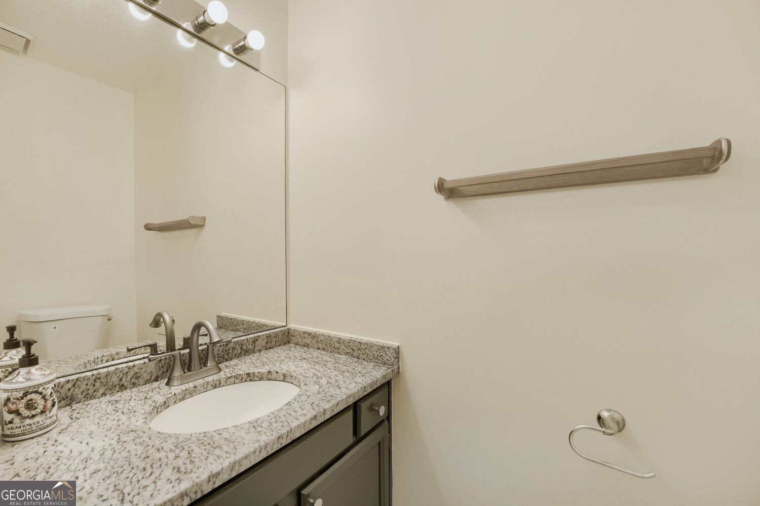 155 Thatching Lane Property Photo 15