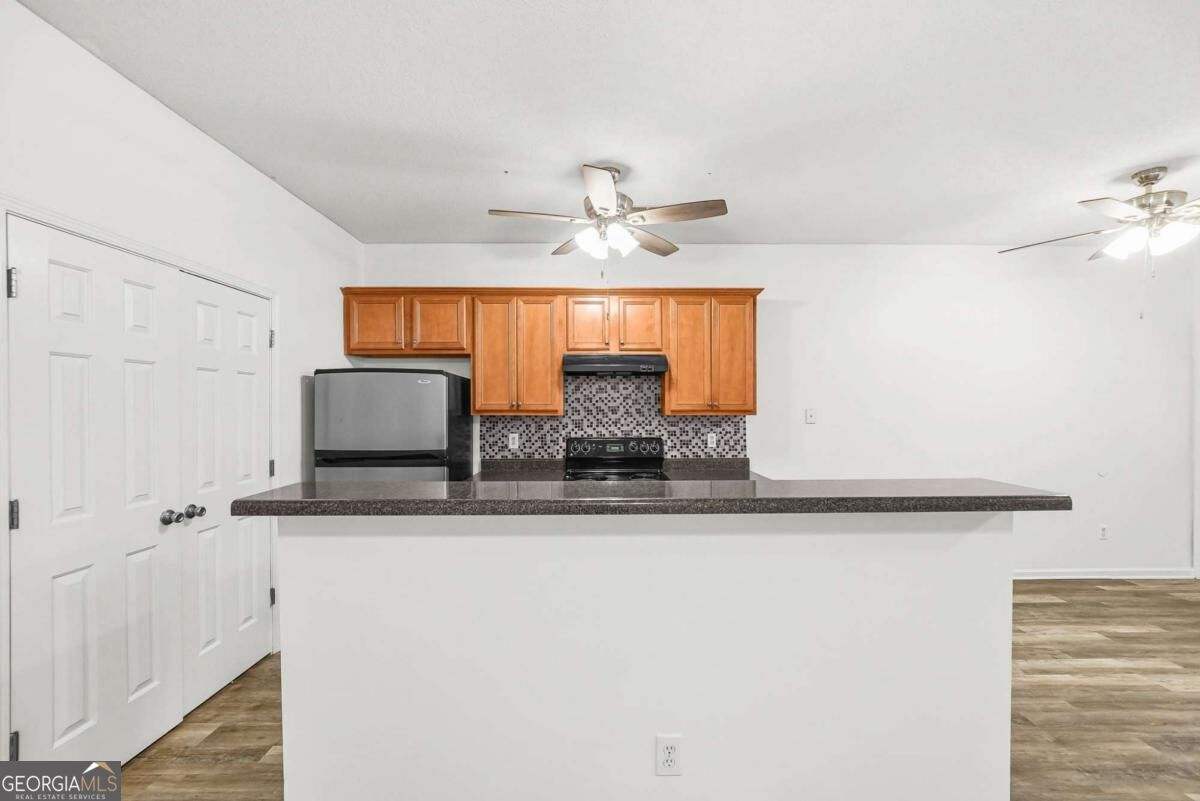 11487 S Glen Street Property Photo 6