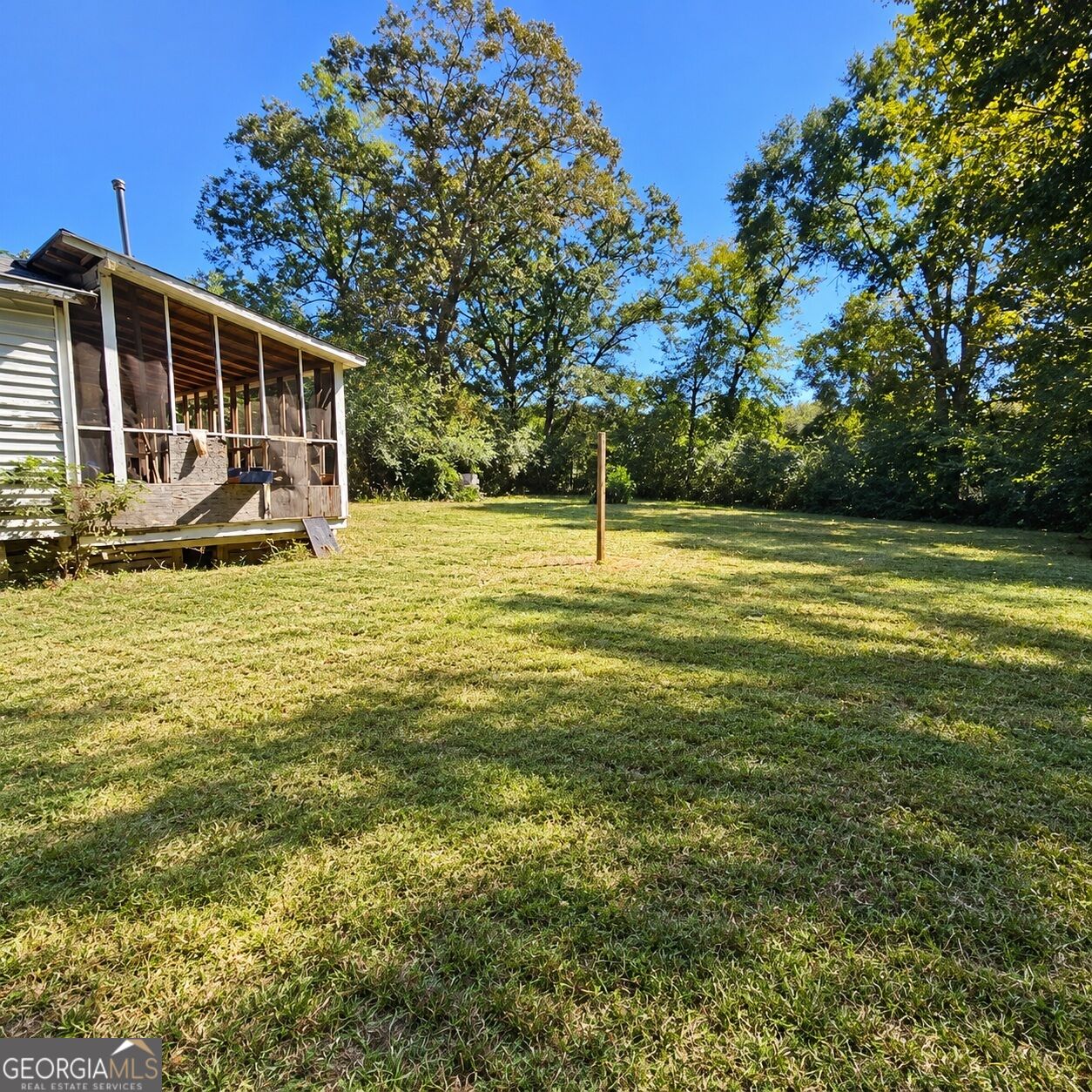 250 Davis Avenue Property Photo 5