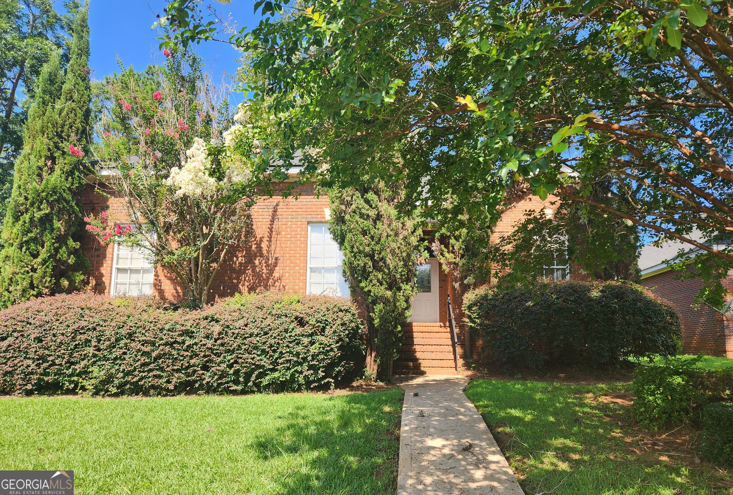 1817 Regalwood Drive Property Photo 1