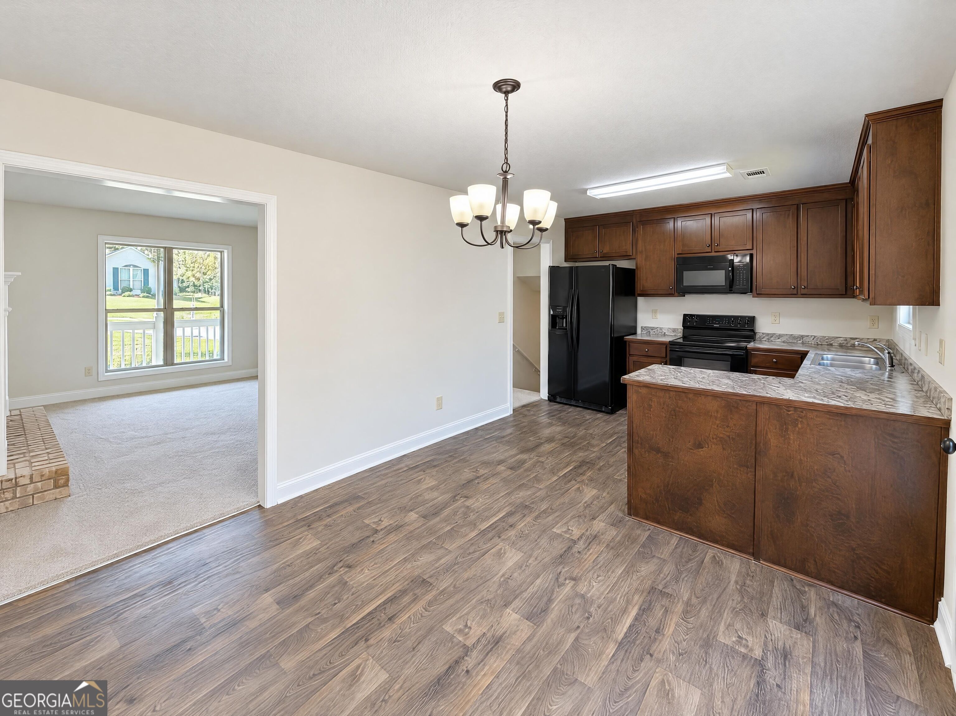 209 Brookside Drive Property Photo 9
