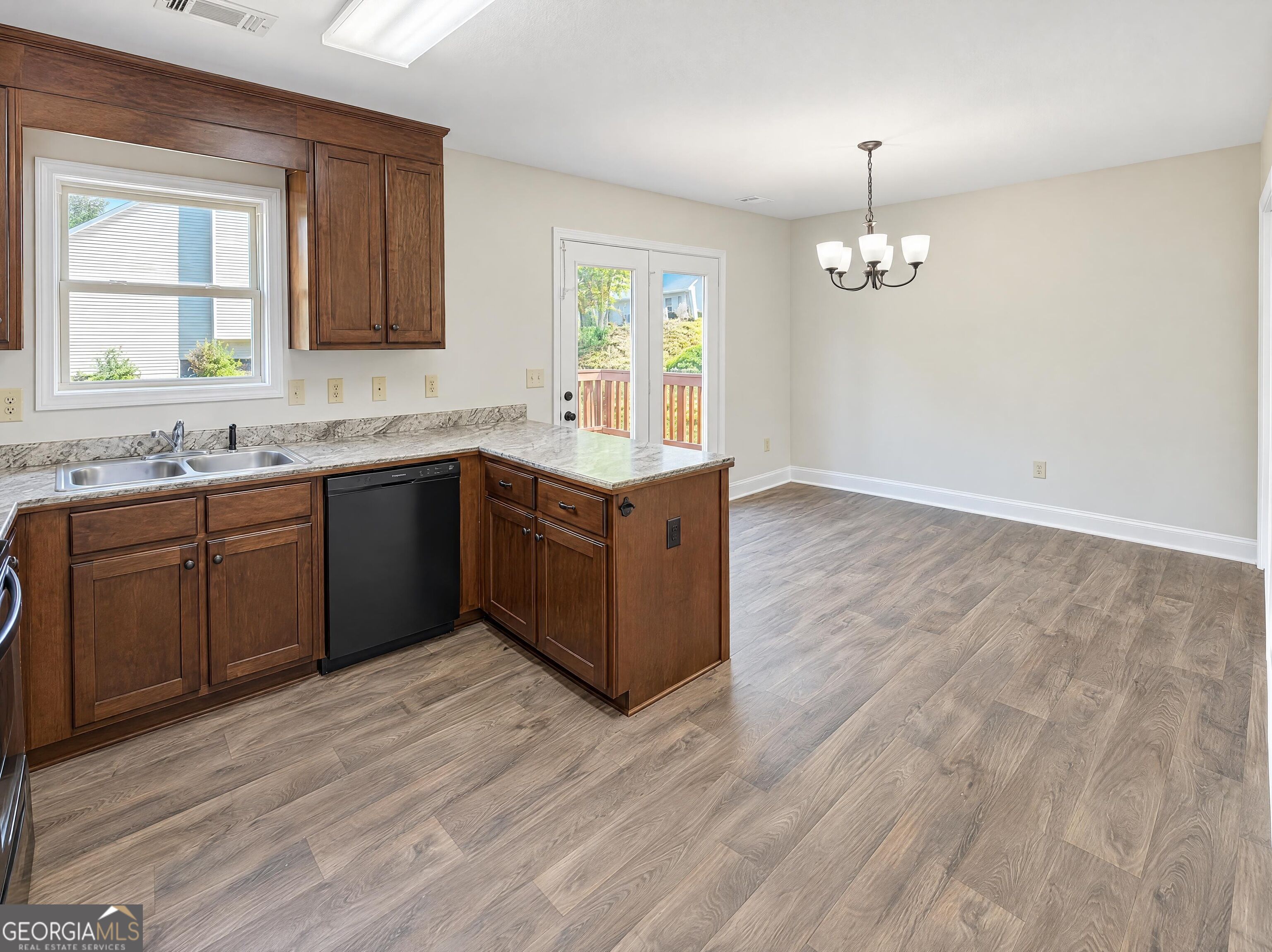 209 Brookside Drive Property Photo 11